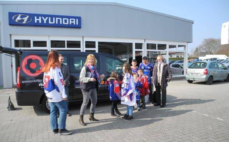Autohaus Renck-Weindel - Rosis Kids Corner vor der Filiale Speyer